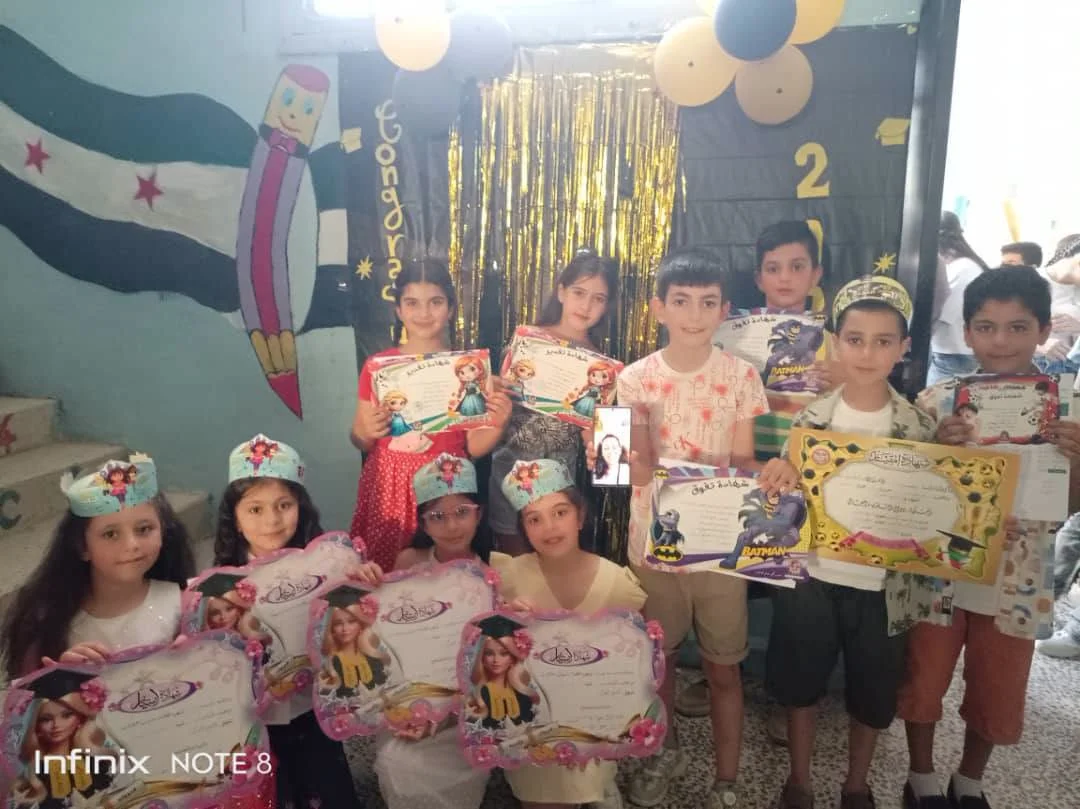 توزيع الجلاءات لتلاميذ مدرسة صدد .. ألف مبروك النجاح والتفوق